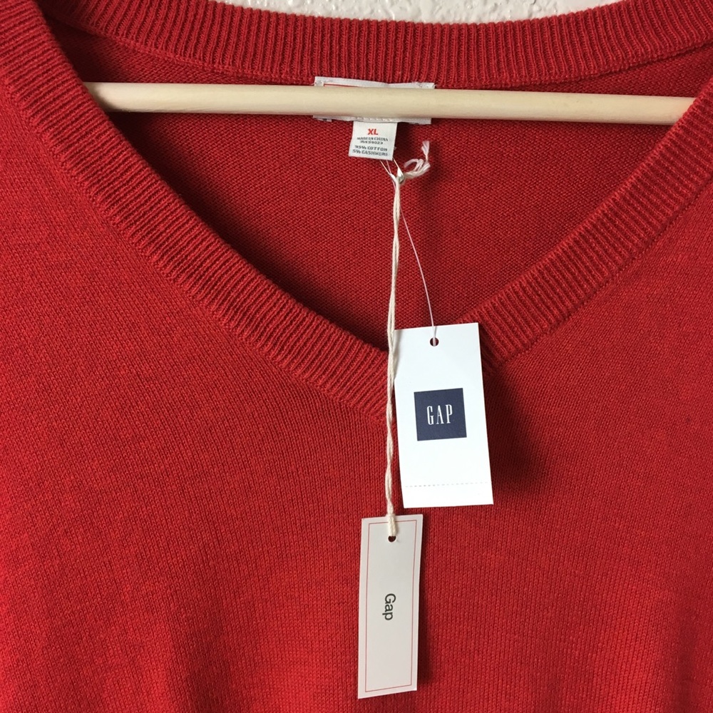 Gap Cotton/Cashmere Blend V-Neck Sweater - Picture 3 of 4
